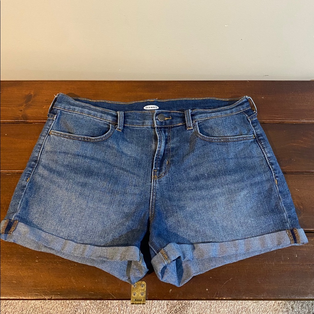 Old Navy relaxed fit jean shorts size 12